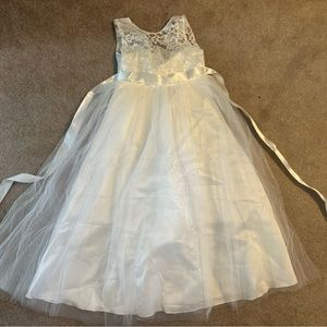 Flower girl/pageant dress. Little girl.